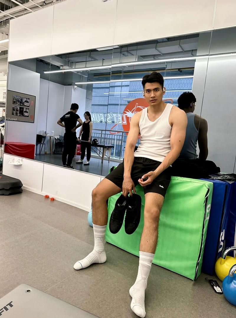 我的两个体育生男友一炎,我的两个体育生男友一炎子涛全文免费阅读